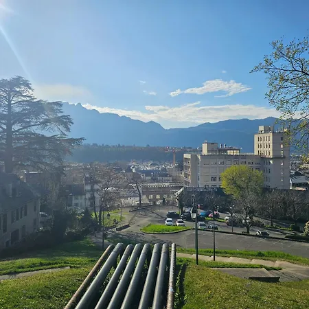 2 Etoiles Proche Thermes Avec Parking Apartment