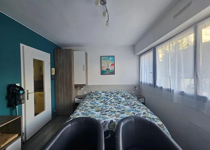 2 Etoiles Proche Thermes Avec Parking Apartment