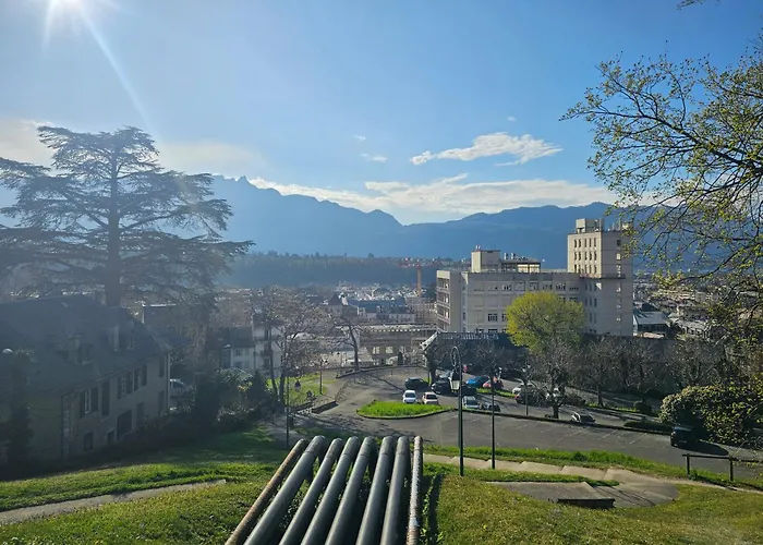 2 Etoiles Proche Thermes Avec Parking Apartment